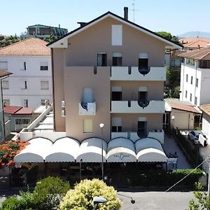 Hotel Villa Dina